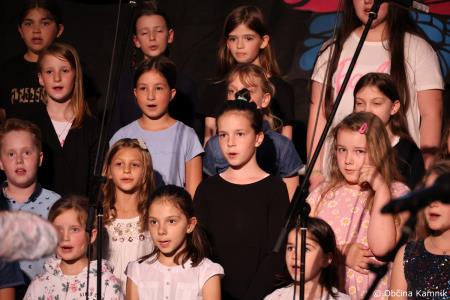 Območna revija otroških in mladinskih pevskih zborov občin Kamnik in Komenda (51)